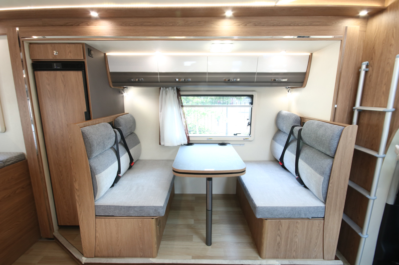 皮卡房車和依維柯房車你會選哪種？