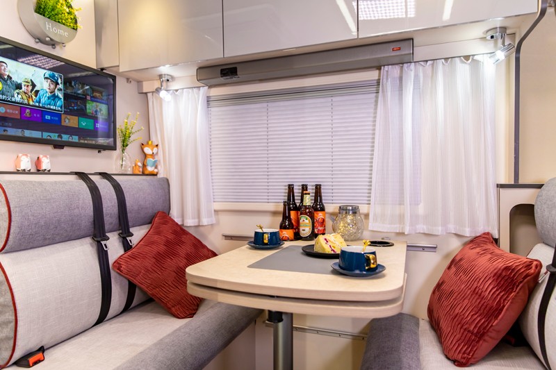 自由炮四驅房車，更自由