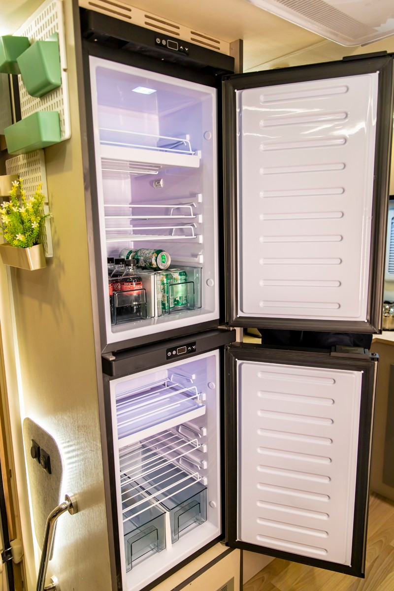 自由炮四驅房車，更自由