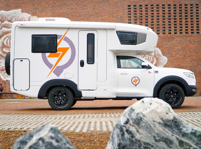 極致動力、四驅越野，樣樣都強，就是這款房車