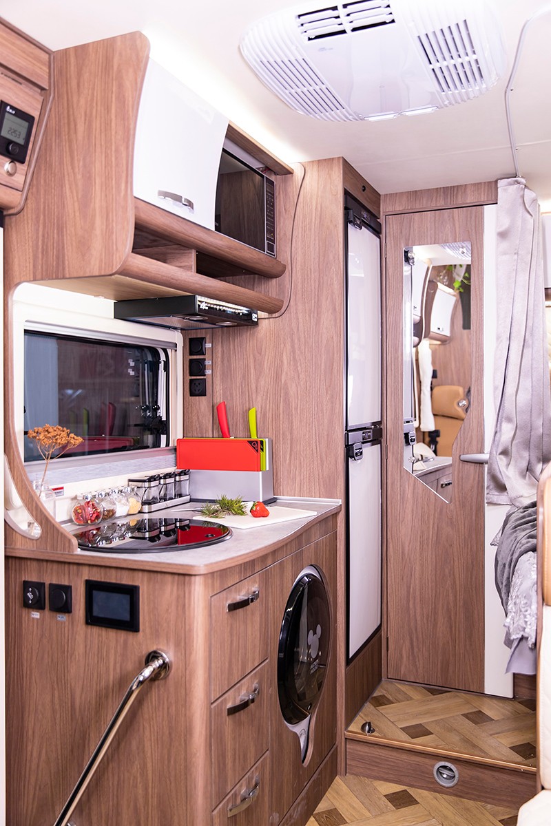 很多人喜歡睡這款房車，確實舒服