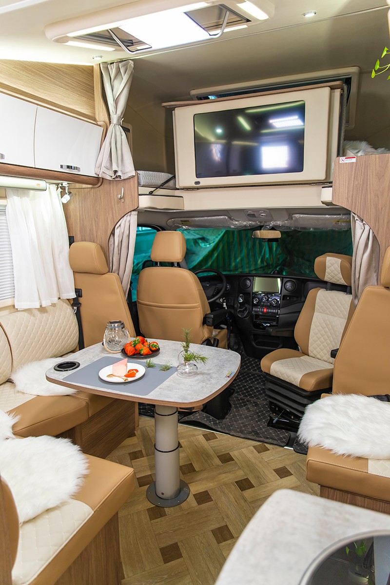 很多人喜歡睡這款房車，確實舒服