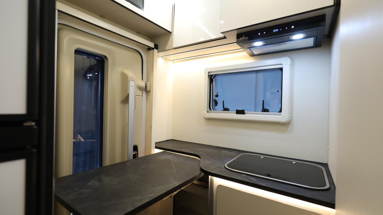 售價公布l自由炮C耀目上市！