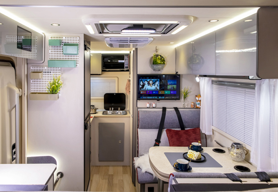 北京房車(chē)展，新車(chē)不只有自由炮房車(chē)