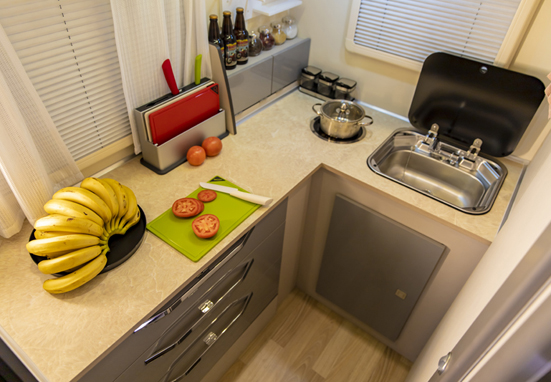 動力+豐富配置，這樣的房車省心、舒心