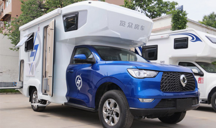 為自由著色！紅、白、藍、棕，你選哪一種？